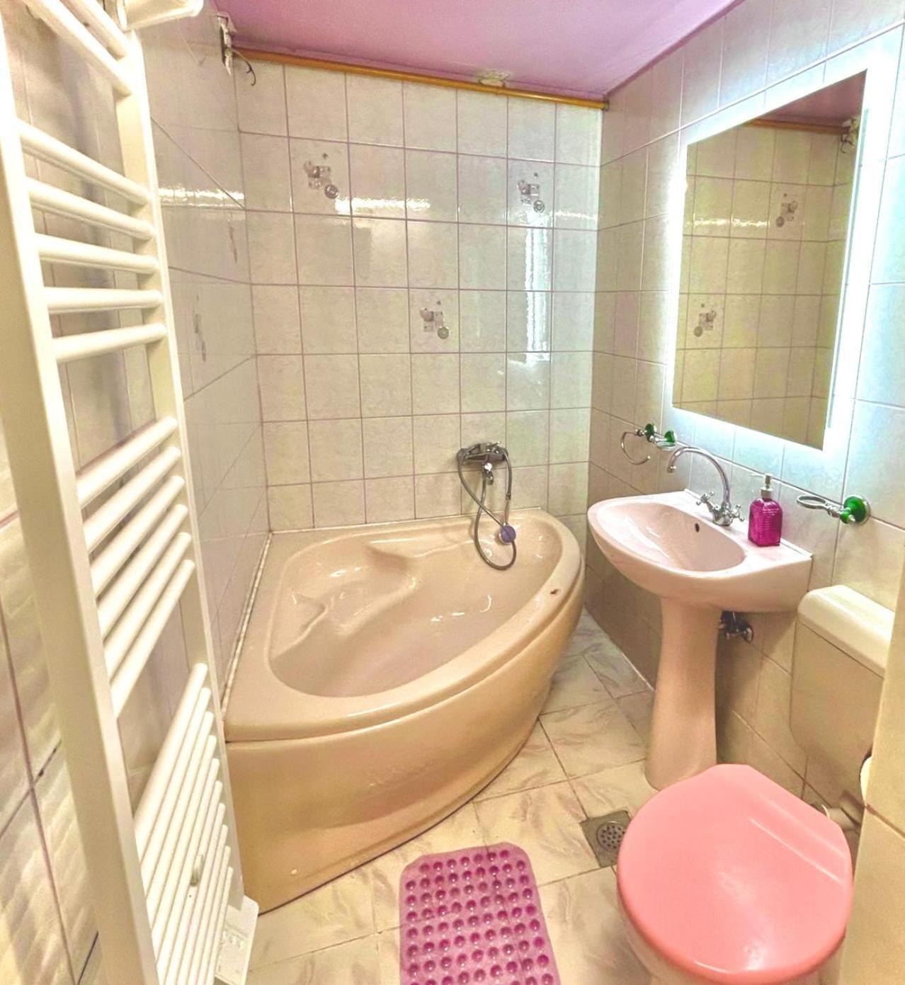 Peaceful Pleasure Apartment & Free Private Parking Sarajevo Bagian luar foto
